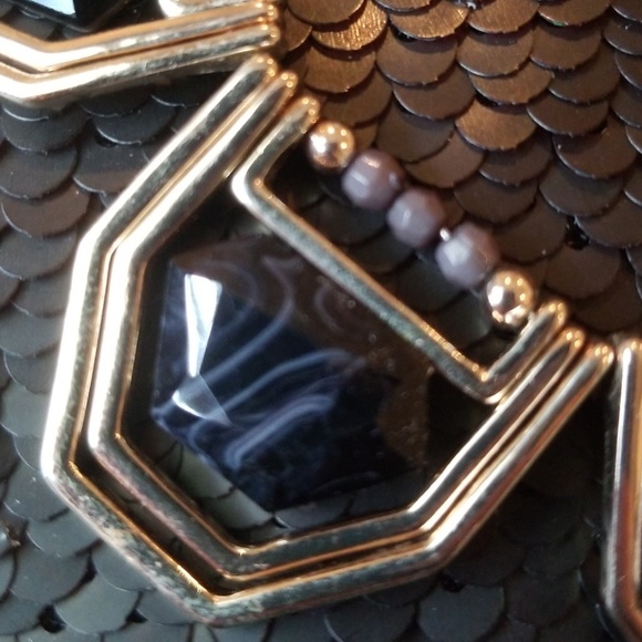 NWT  Black and Gold Necklace from Europe - Picture 3 of 5